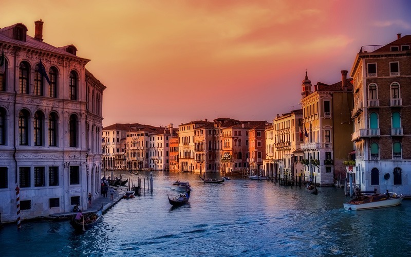 Travel Tips: staying in Hotels and Apartments